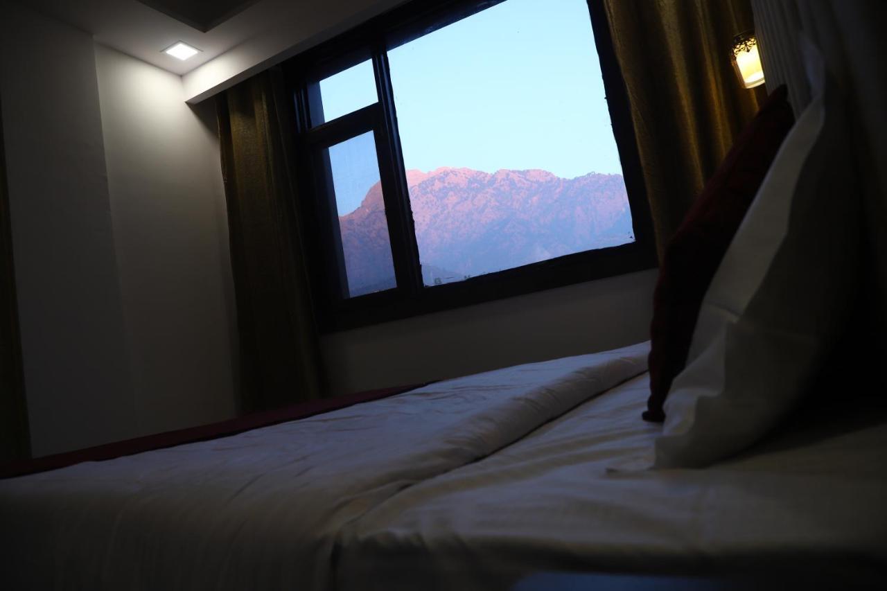 The Divine Oak Hotell Katra  Exteriör bild