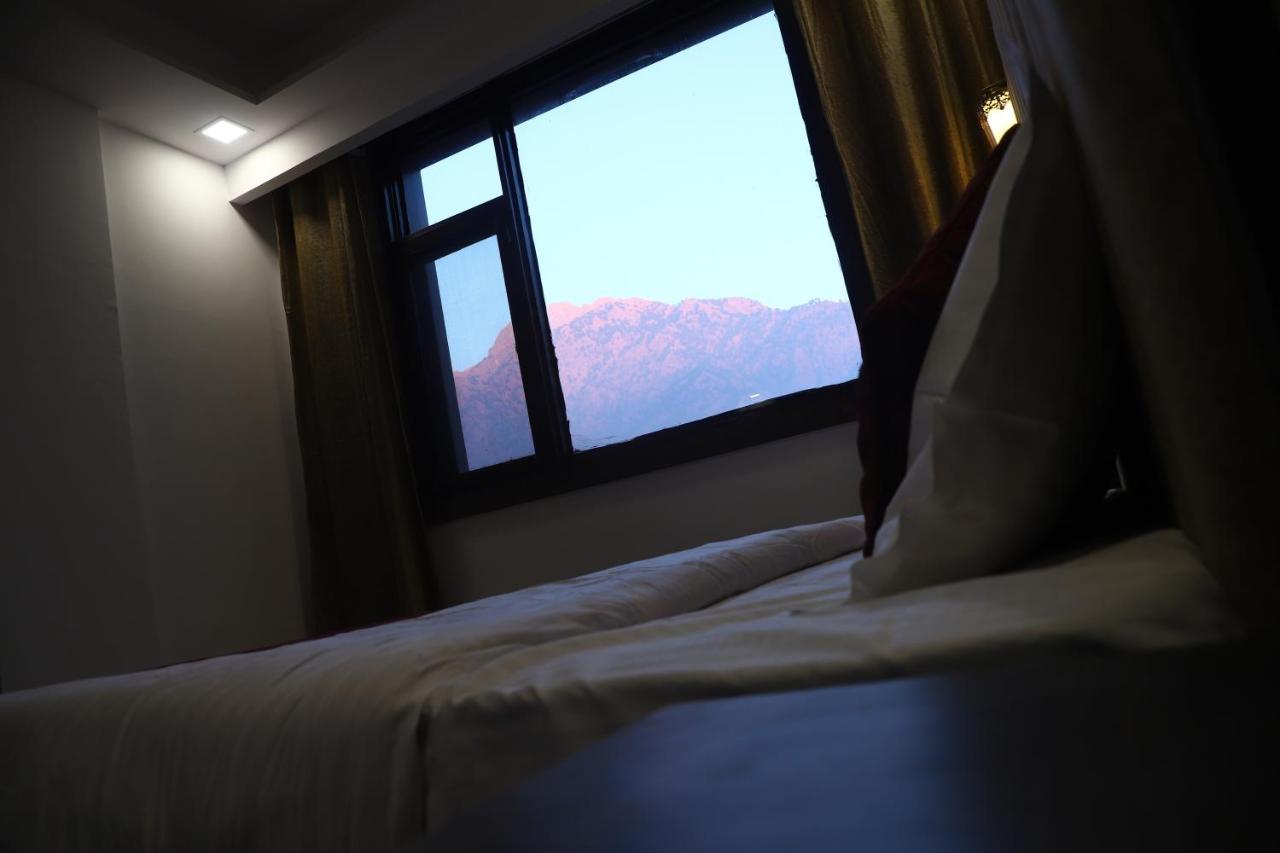 The Divine Oak Hotell Katra  Exteriör bild